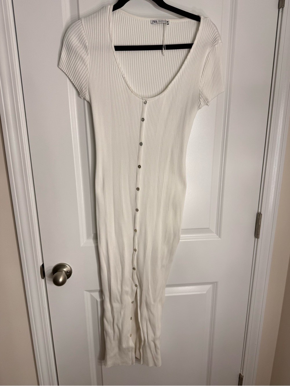 White Button-Front Ribbed Midi Dress - Picture 2 of 3